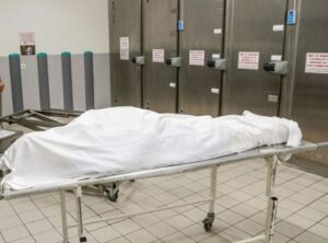 coronavirus-cadavre-morgue-deces-mort-696x516